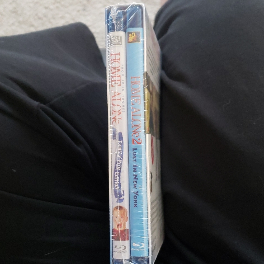 Home Alone blu-ray collection - Picture 3 of 3